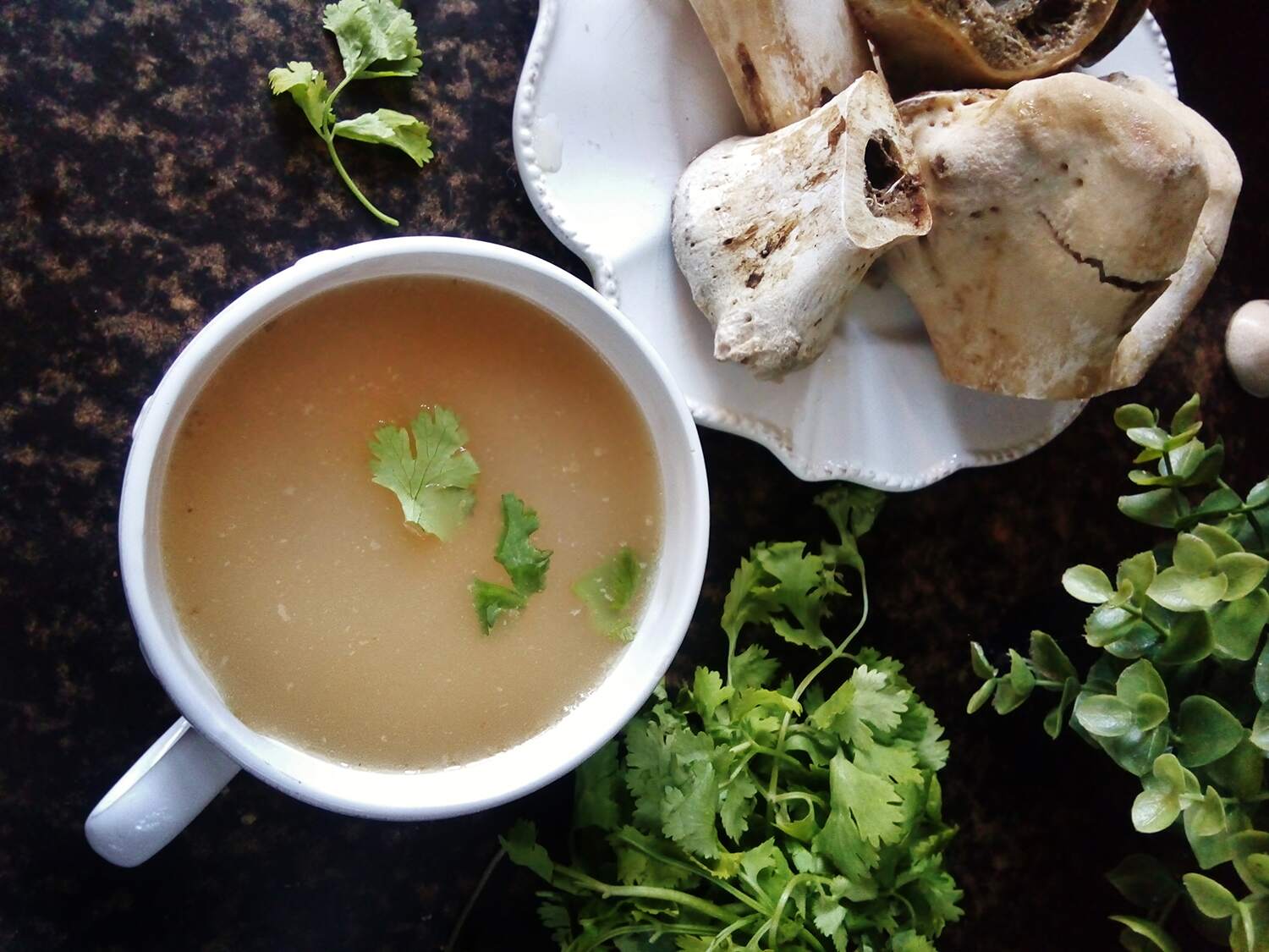 Bone Broth Benefits: Digestion, Arthritis, and Cellulite